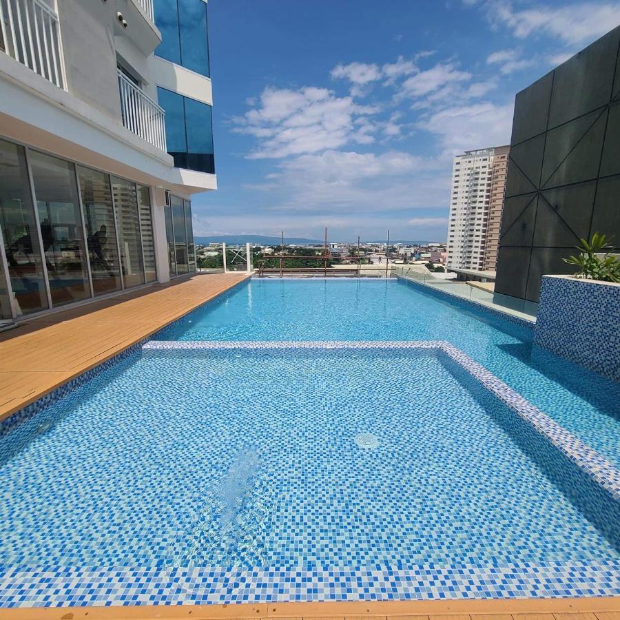 Inspiria Abreeza Davao Aparthotel Екстериор снимка