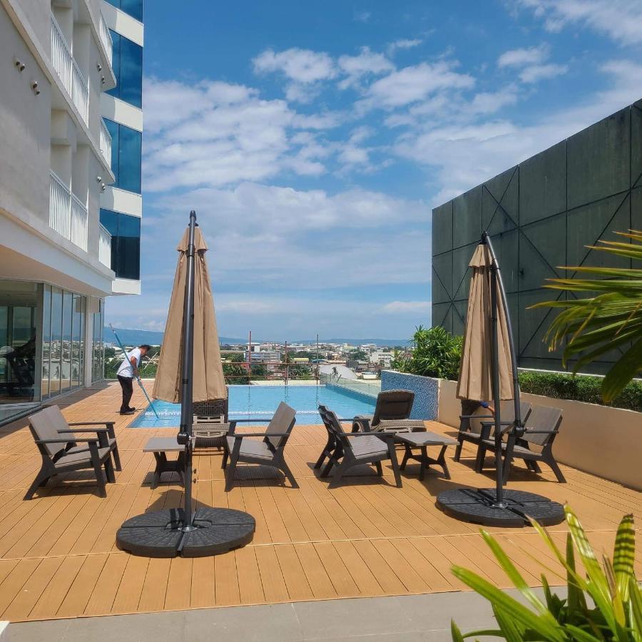 Inspiria Abreeza Davao Aparthotel Екстериор снимка